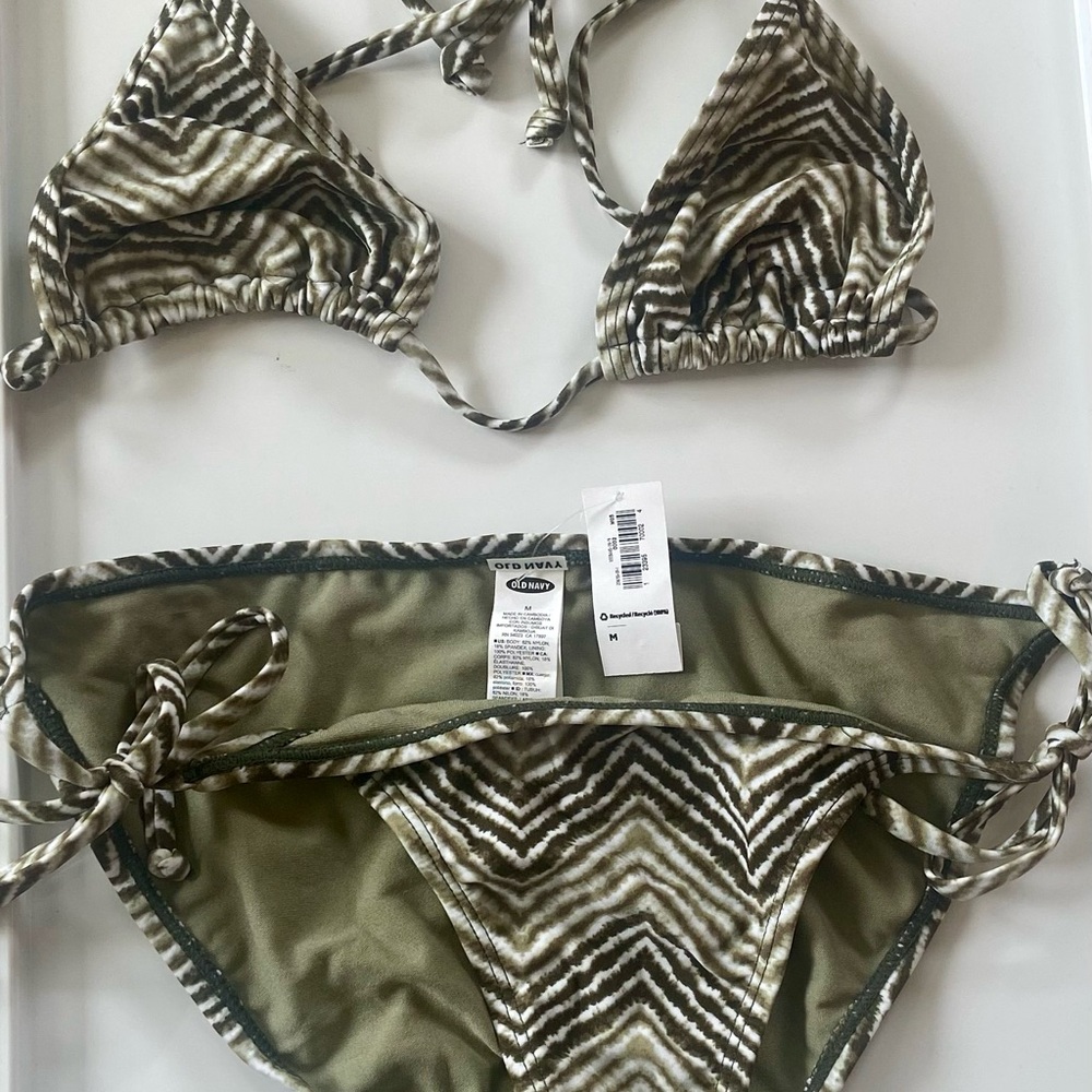 Old Navy Green and White Zebra Pattern Bikini Top XS, Bottom M